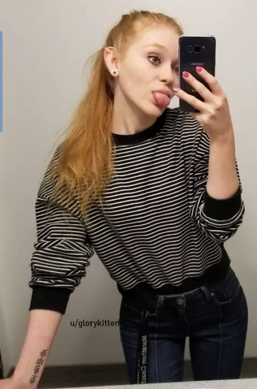 [F]ully ready for the weekend :) by GloryKitten