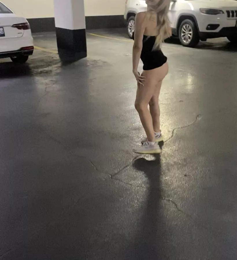 Fun at the mall posted by Imlilly01