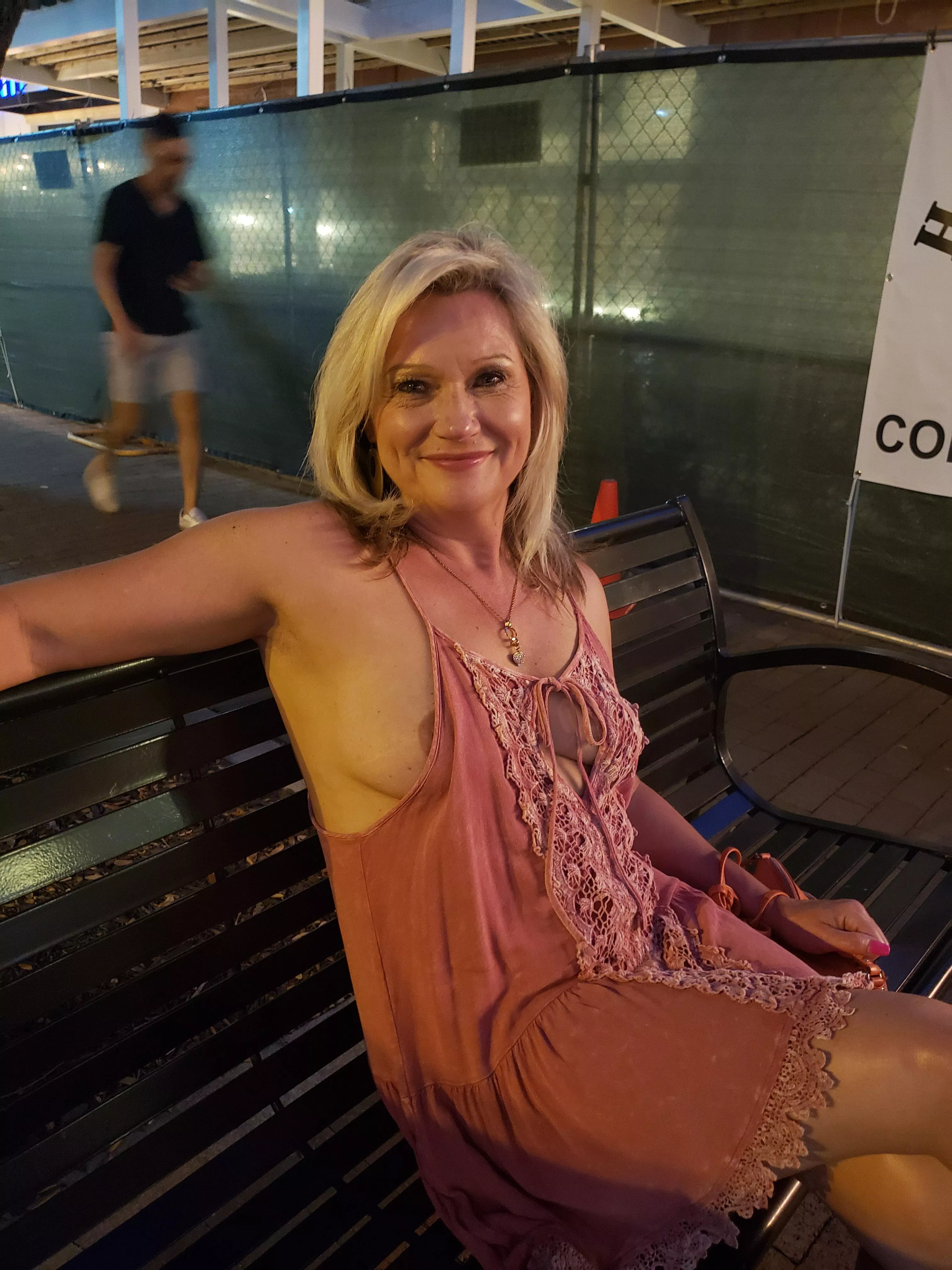 Fun in public. posted by HOTELLIE