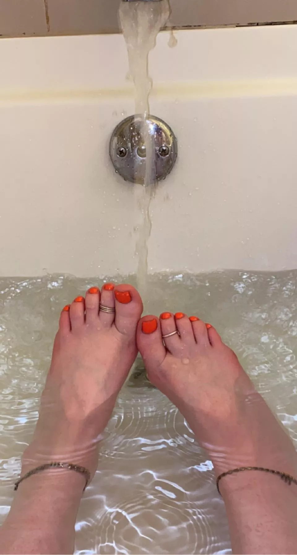 Fun in the hotel bath posted by cpgig