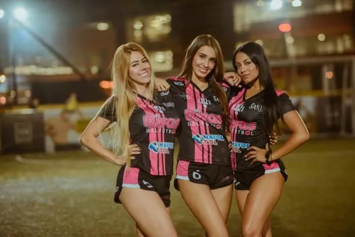 Futbol chicas posted by Chaturbater1