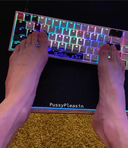 Gamer boy feet 😉 by PussyPleasin