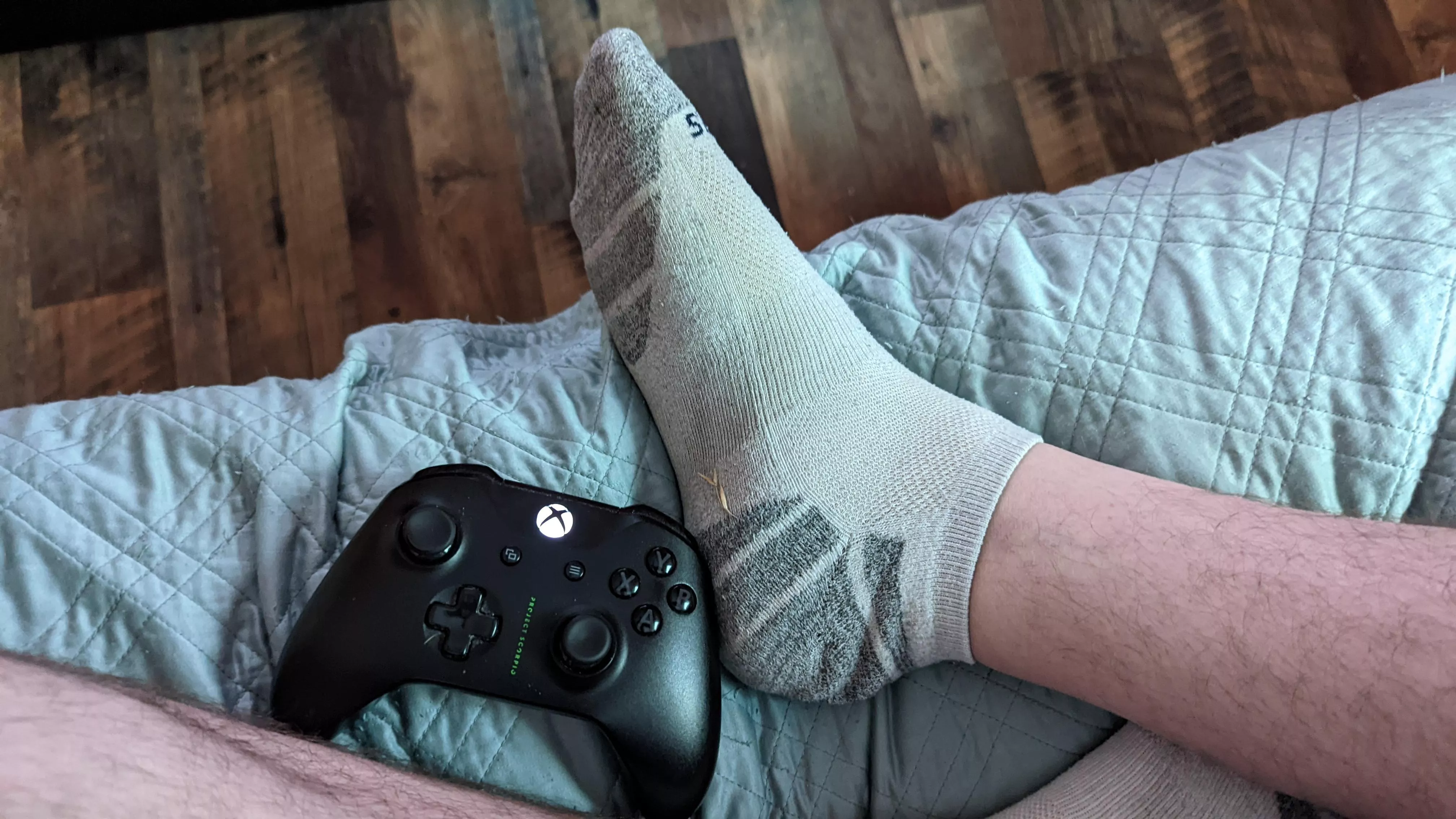 Gamer feet posted by Biaxialsphere00
