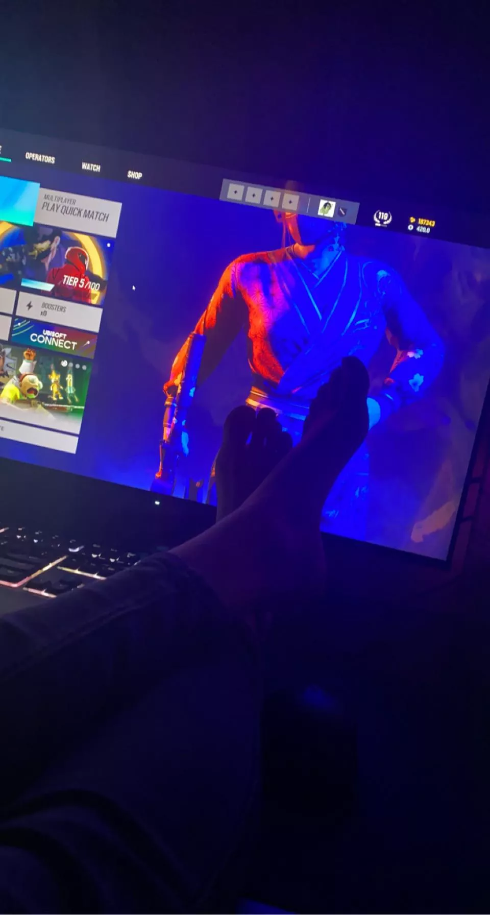 Gamer girl feet 😉 posted by sammysam317