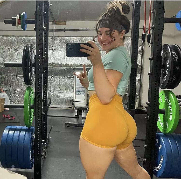 Garage gym cheeks @alexapilling posted by DoughandNutz