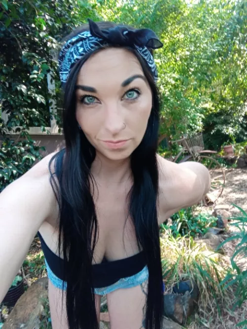 Garden chills (F) 🤙 by ExtraAbrocoma6055