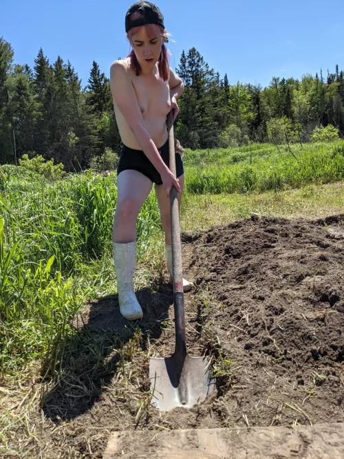 garden with me? [F] by wearepeachanddaisy