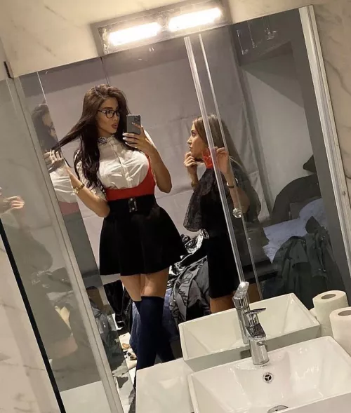 Gawping up at the tall beauty by yassjobbs