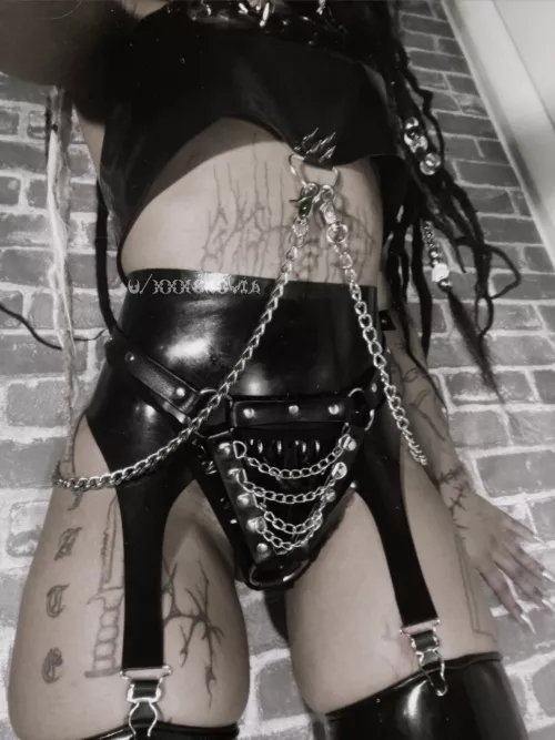 Geared up 🖤 [f] by xxxenovia