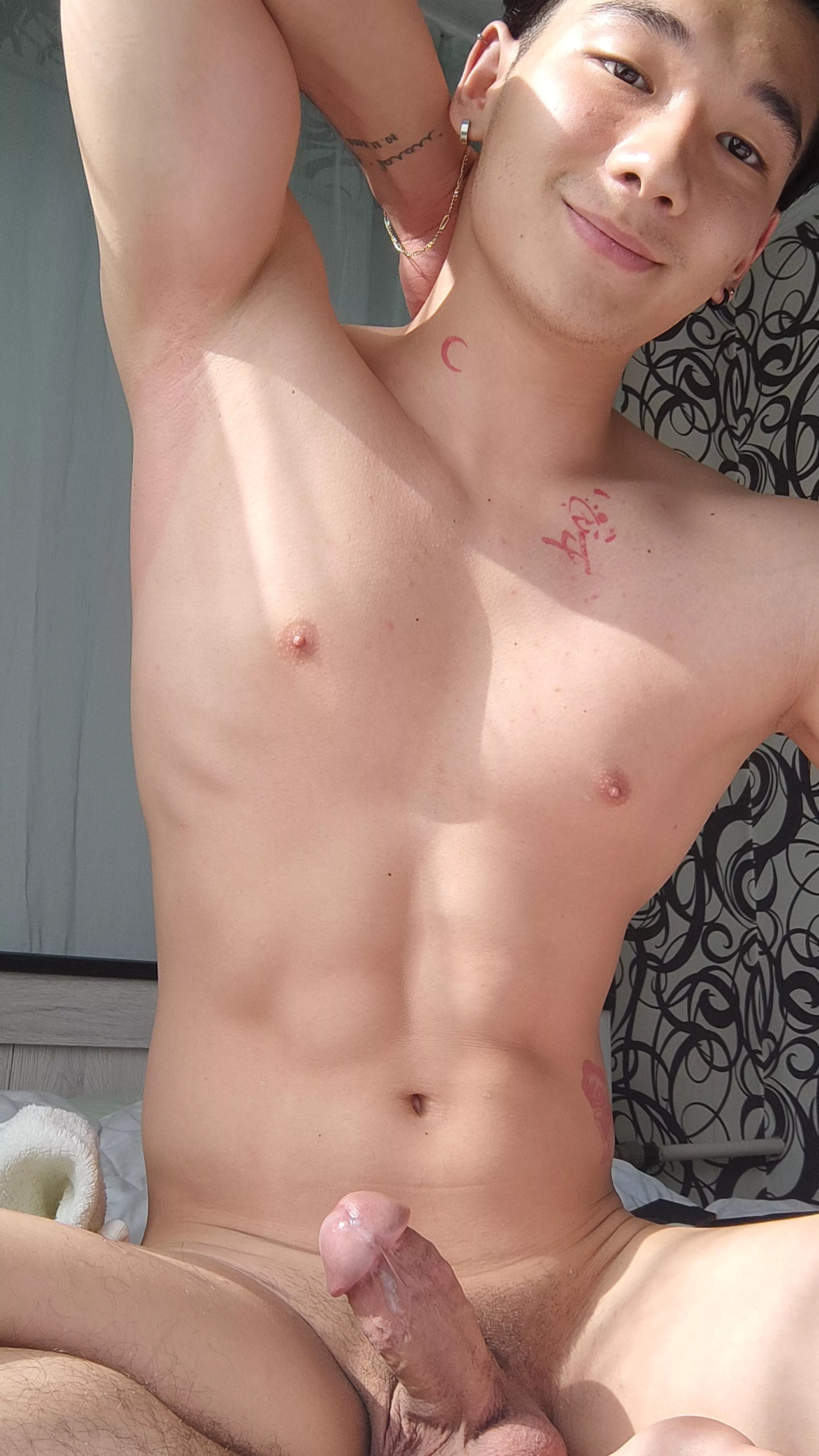 Gently touch my body, lick it down to the dick posted by Anshiie