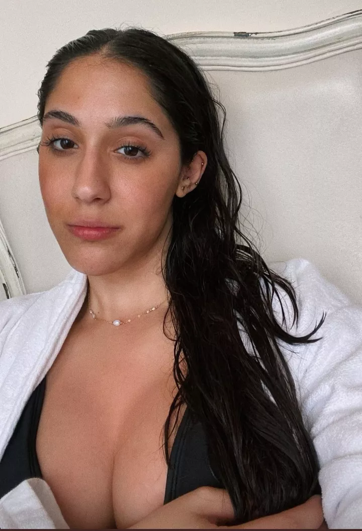 Georgina posted by grenafriend