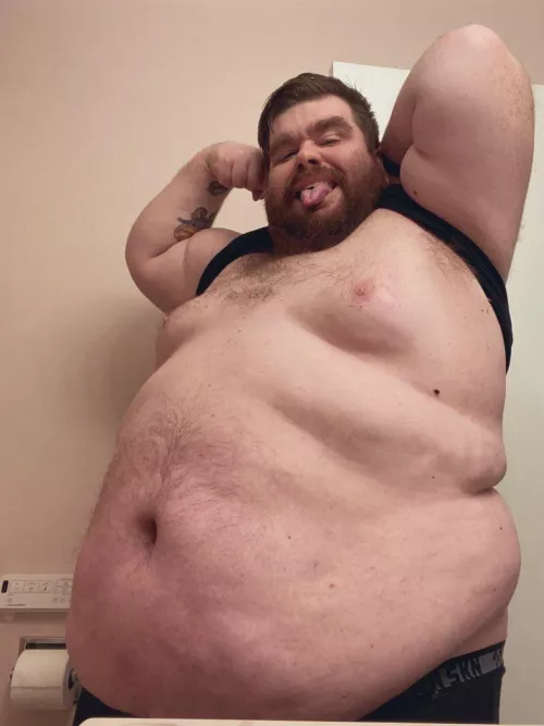 Get down there and worship my belly by BHMRyanAlexander