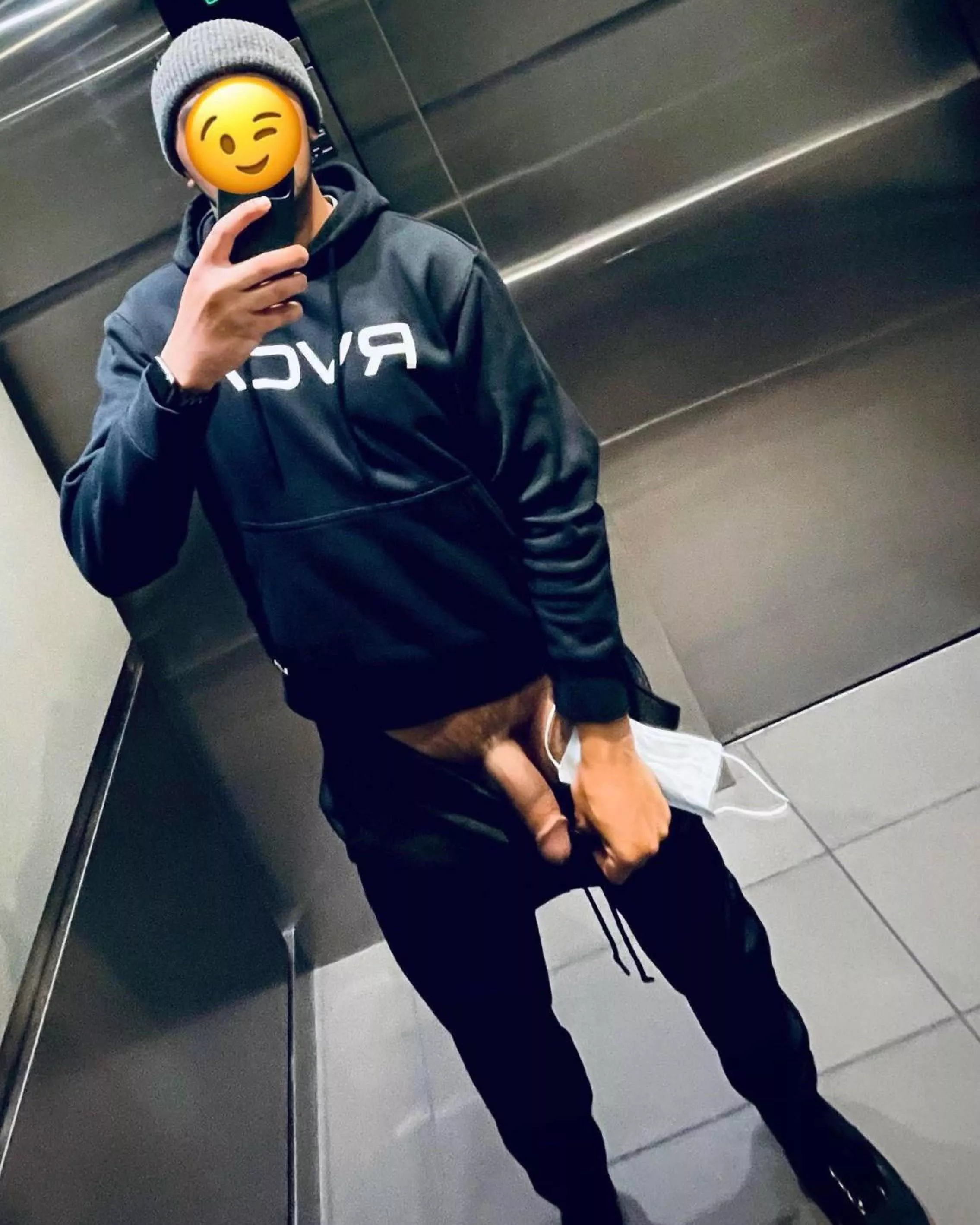 Get in here and🧎 posted by uniqusername12345