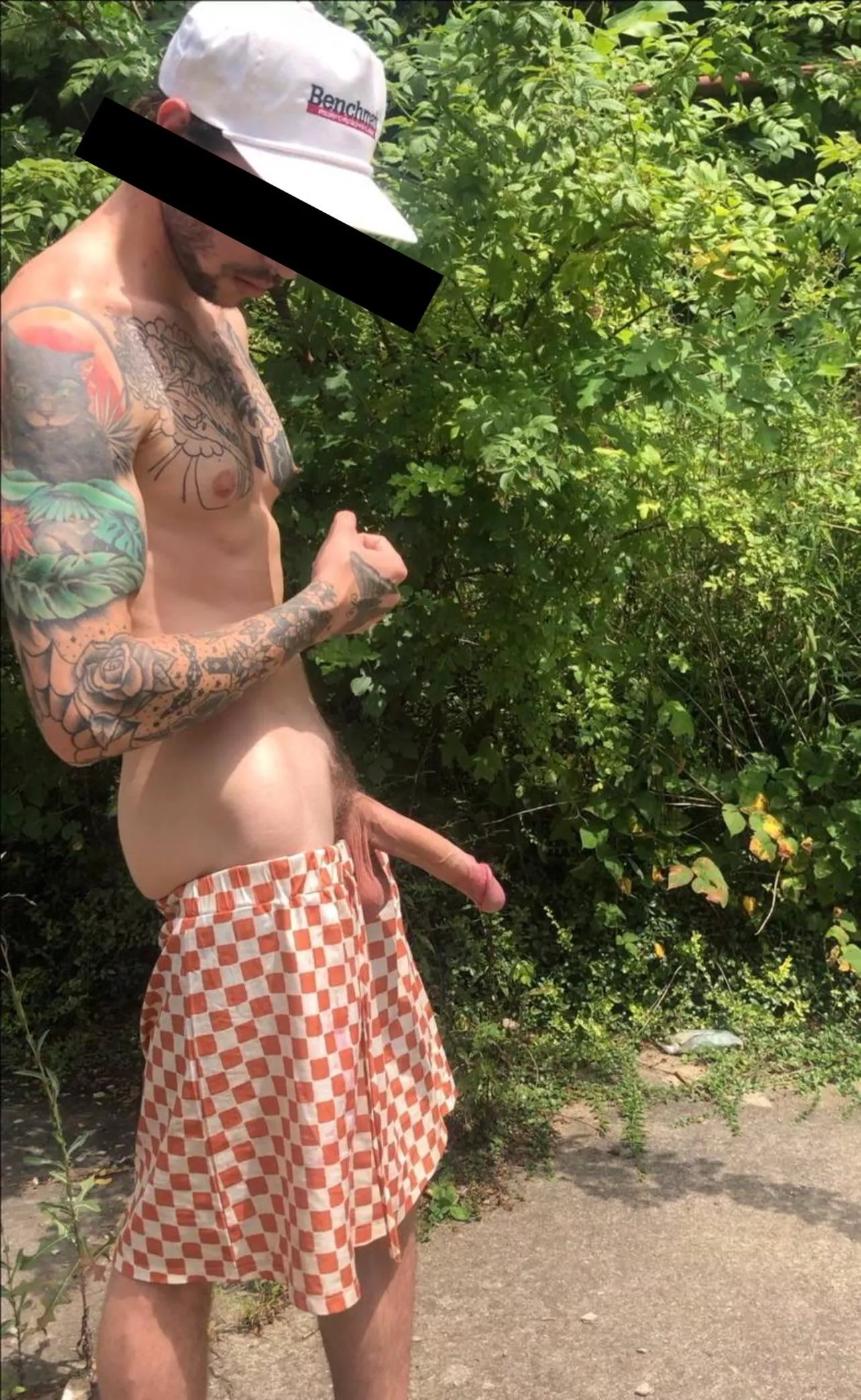 get on your knees 😈 posted by jvyyywest