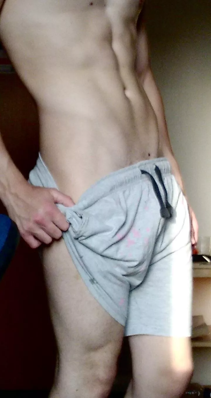 Get on your knees and worship me ;) then let’s play video games together 😘 m19 posted by throwawayaccountmod2