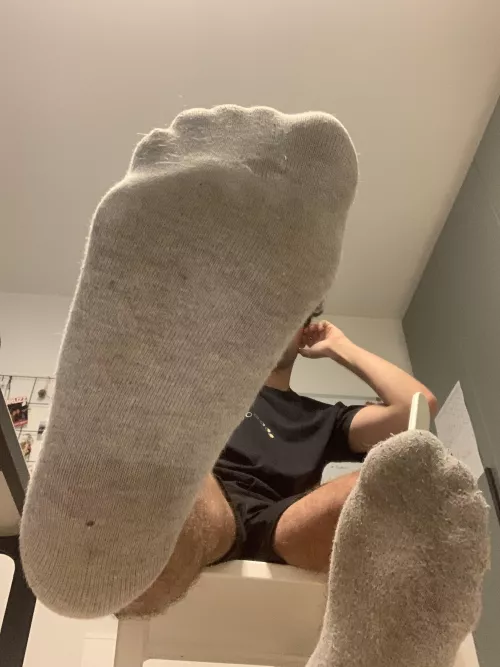 Get on your knees by boywiththesocks