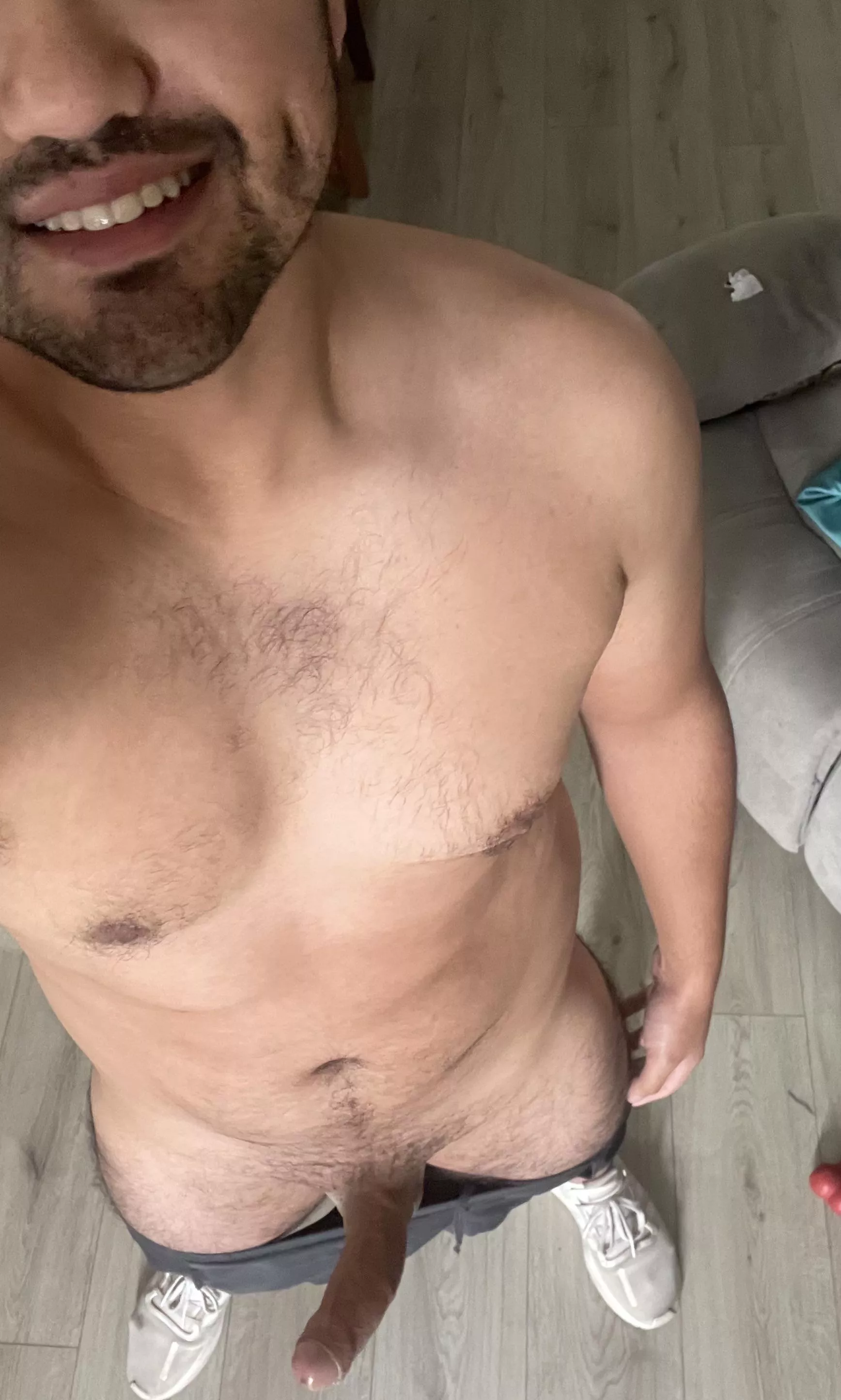 Get on your knees posted by lpcastilloo