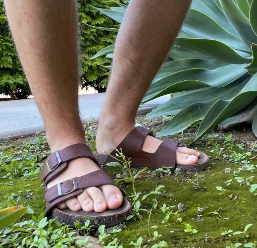 Get to know me: ♡twenty two ♡he / him ♡pansexual ♡switch ♡soft & hard kinks by Zanes-Feet