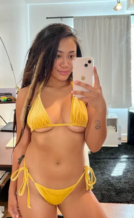 Get yourself a thick girl to keep you warm during these cold nights posted by euphoriaaaaa77