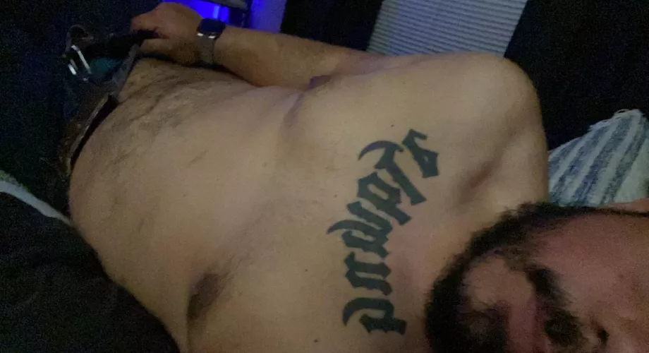 Getting comfy for the night. by slidesguy01