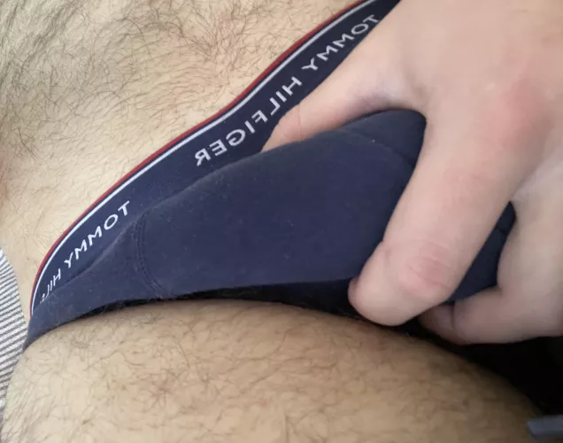 Getting hard in Tommy’s 🍆 by Erauqs87