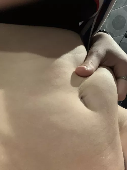 getting jiggly :P by FionaThigh