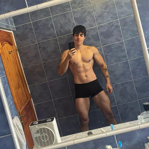 Getting more ripped by Angelo_rmni