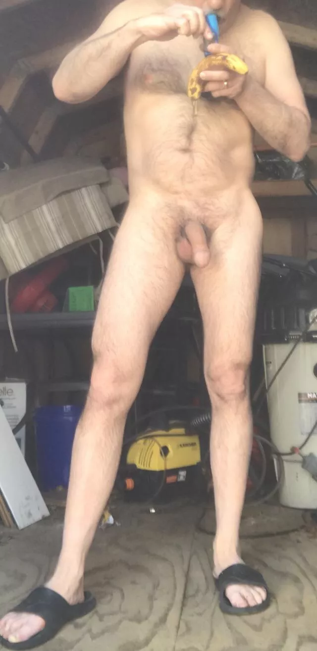 Getting (m)y high on before I get to the yard work🤘💚 posted by blueandblownsome