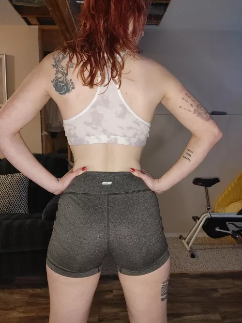 Getting my workout in by VivRosexoxo