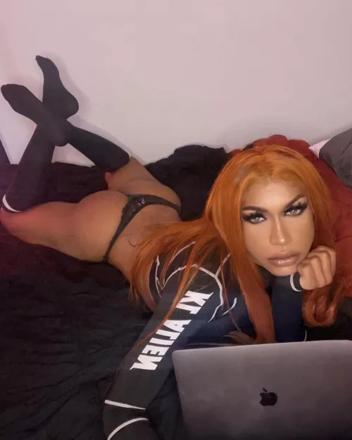 Getting ready for my Cam Sessions 😈 by Luckiesuniverse