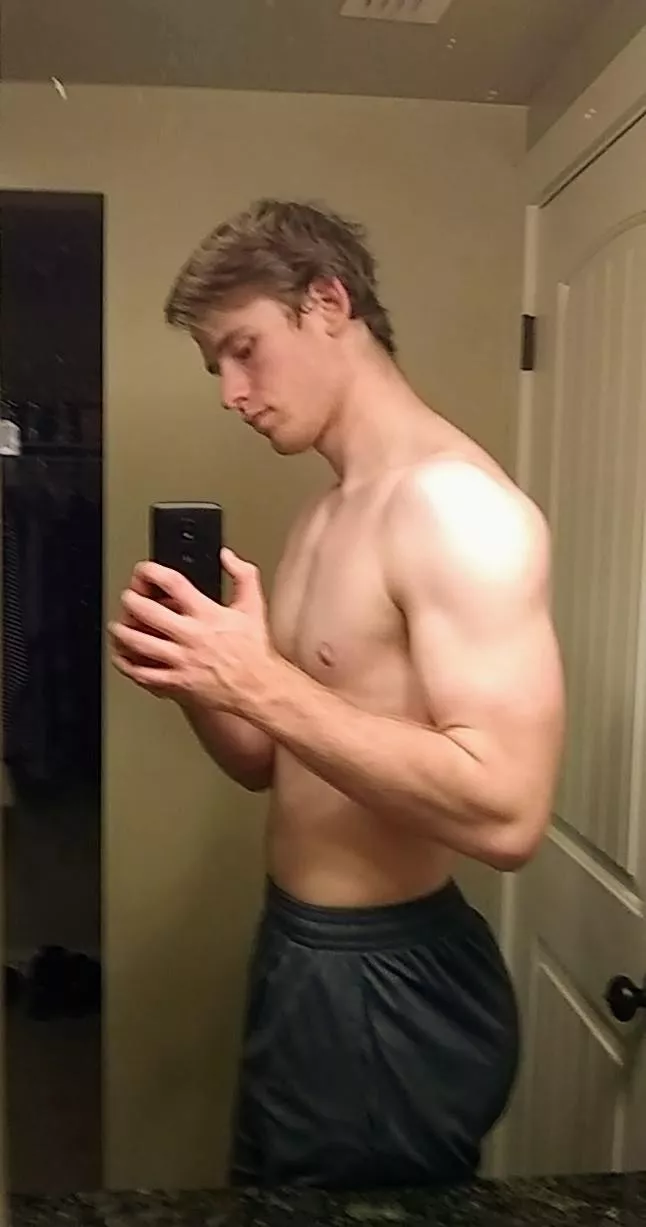 Getting ready to choke you with these big arms while pounding you doggy posted by Huge_Ad9564