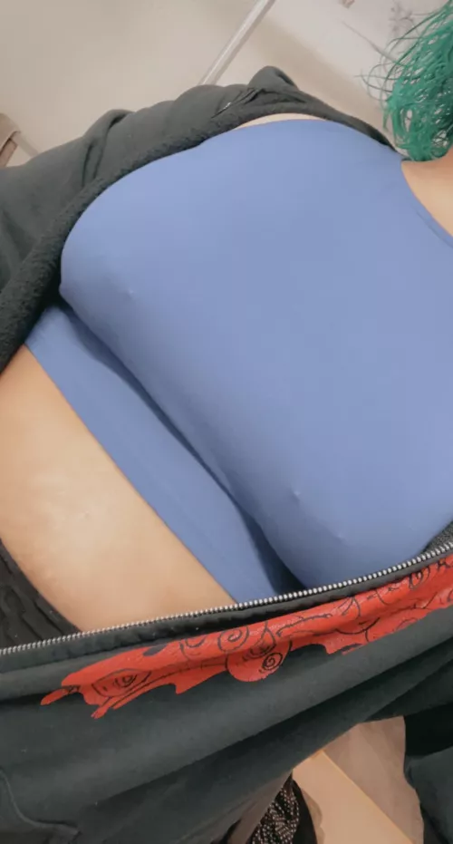 Getting ready to go meet a friend for some drinks! by Kindlenark