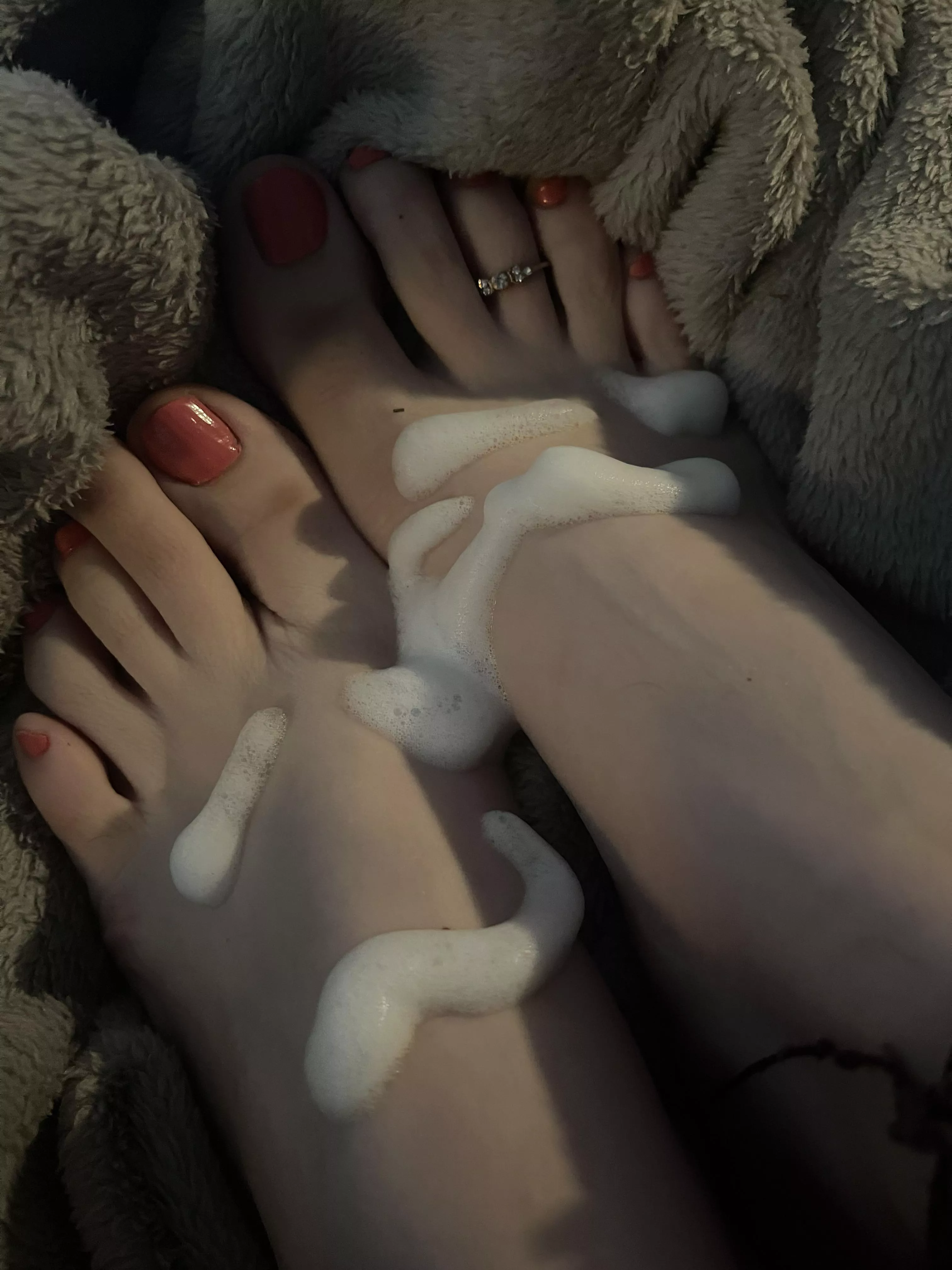 Getting ready to moisturize 😏🧴 posted by Wave_Lite