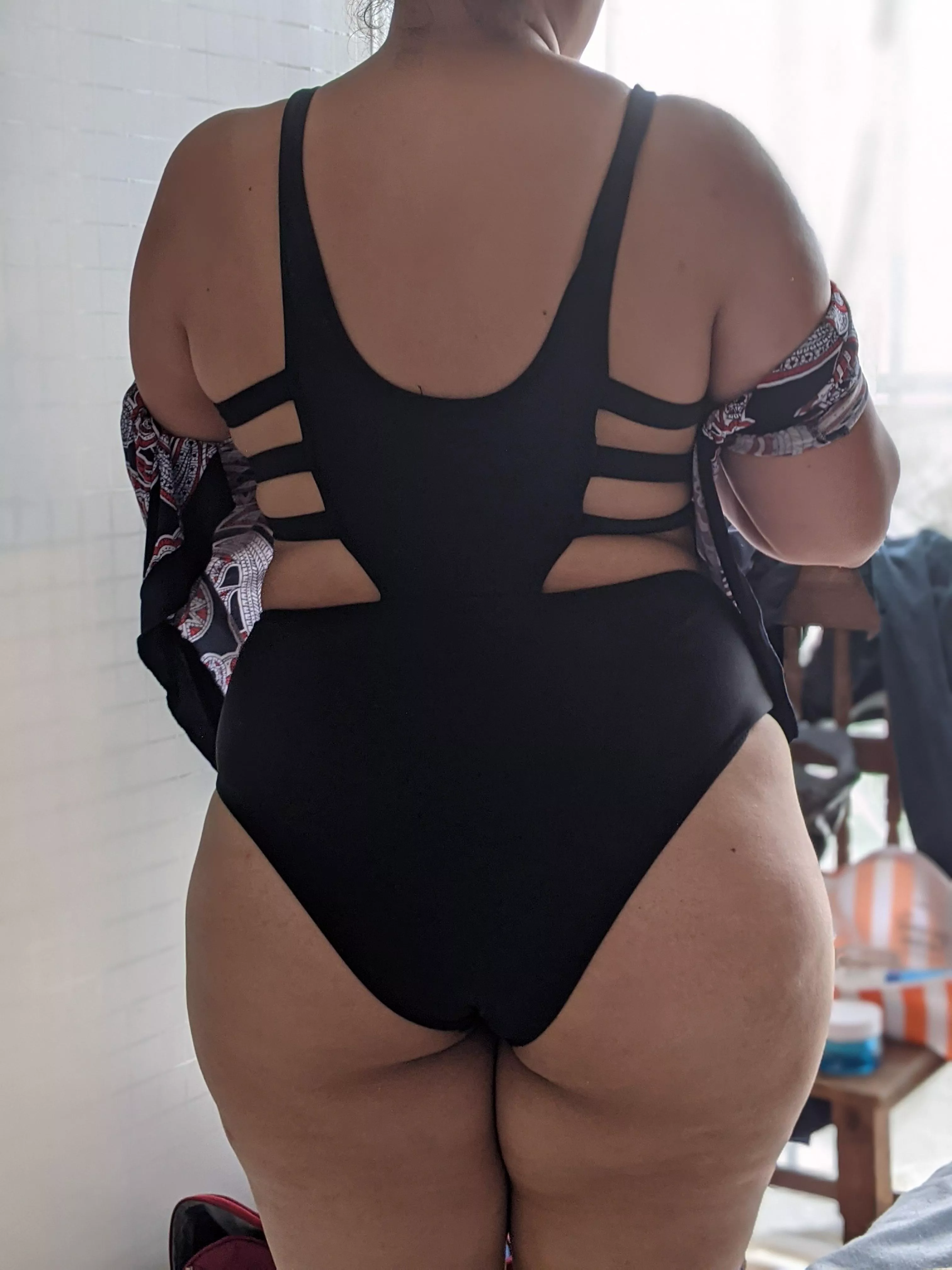 Getting the beach vibes again! (F) / vamos a la playa! posted by fatbottomwife