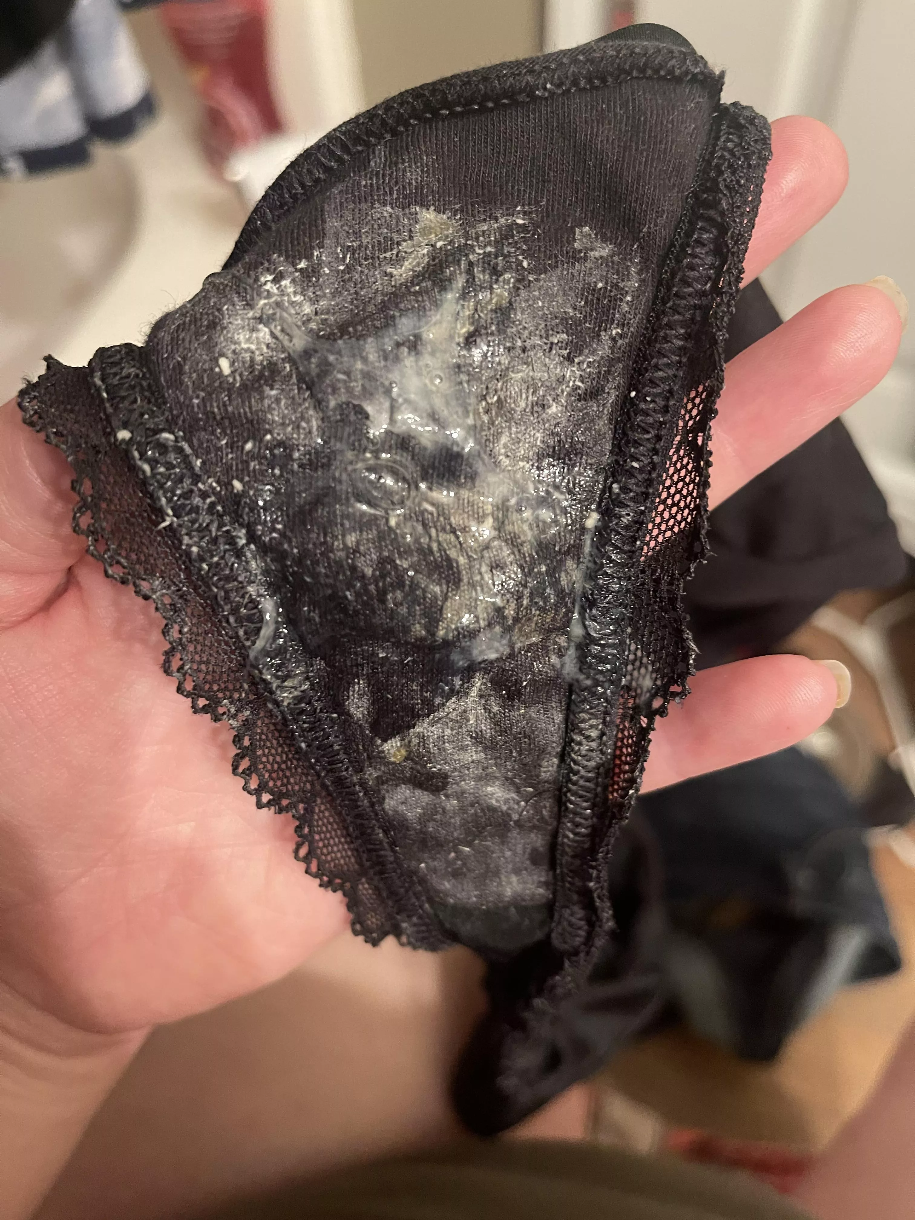 Getting these panties extra dirty posted by Sassylucy90