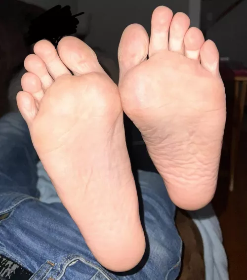 Gf loves showing off her feet😍 by ISKGT
