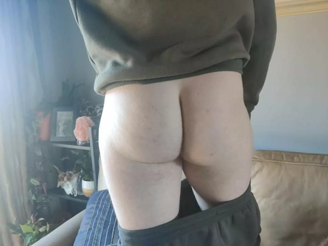 Ginger butt posted by LuMy01