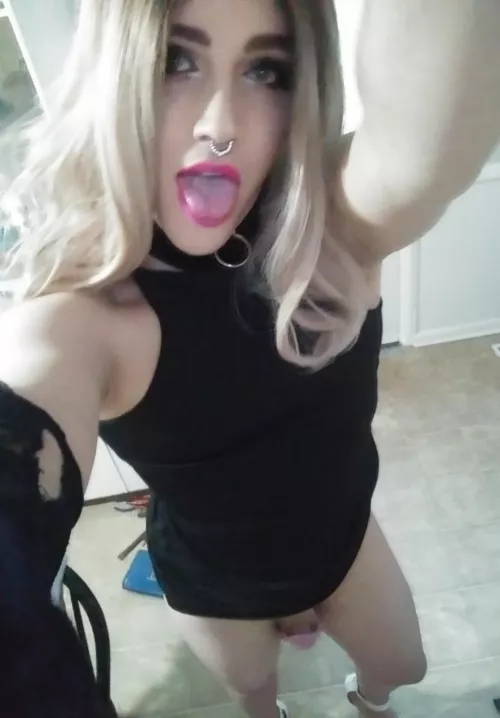 girlfriend material? by pink_collarx