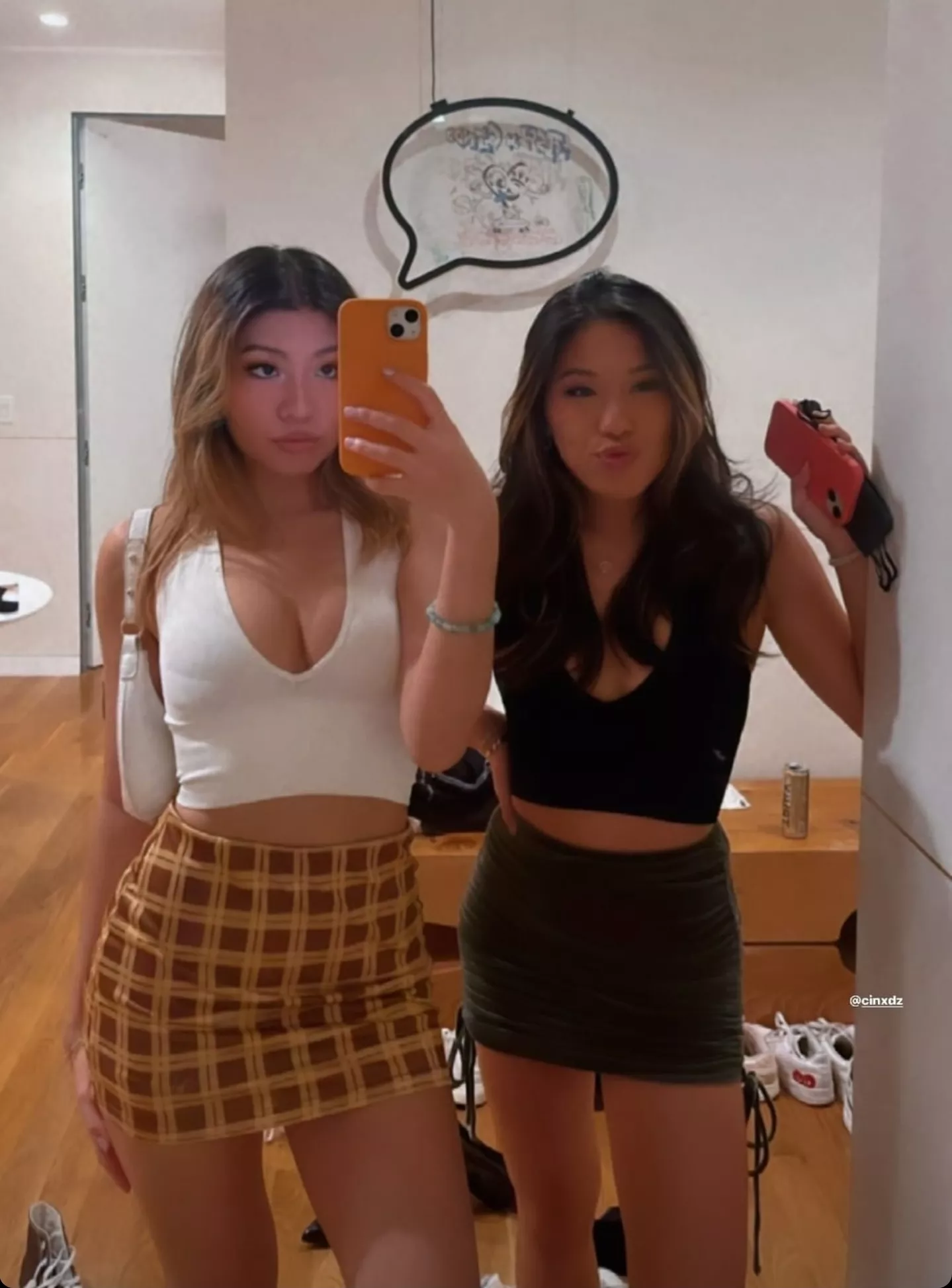 Girls posted by WetAzzPuzzy