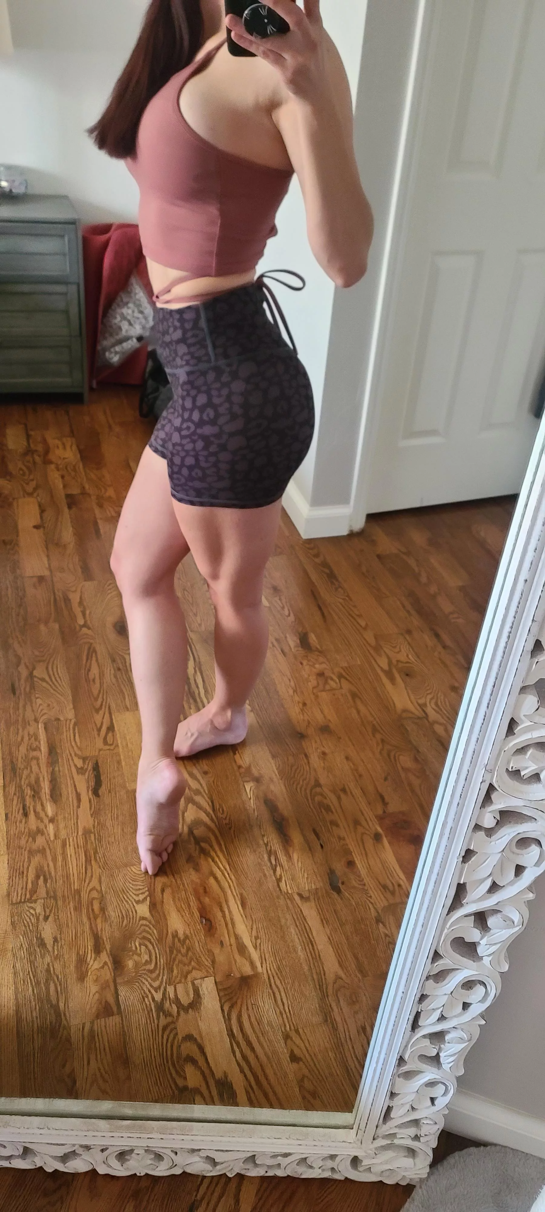 girls in yoga short pants 🙃 posted by Kacielayne74