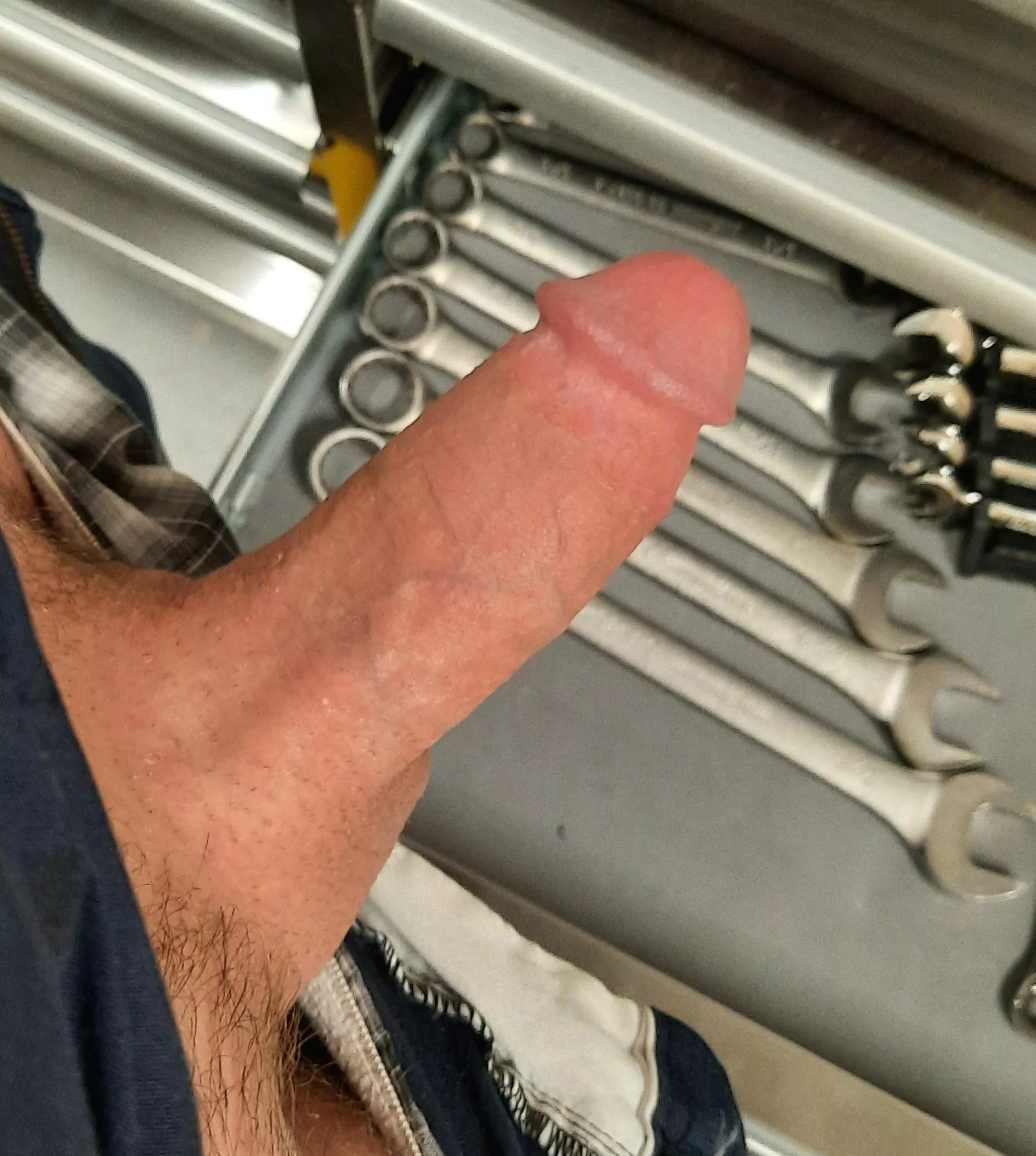 girls ,is the the right size ?horny at work! posted by marc2106p