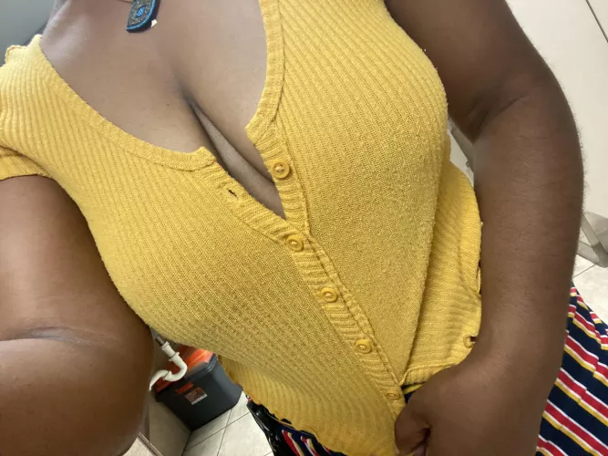 Girls Sitting up without any support by Mfthuggin