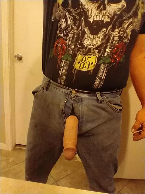 Girthy dick fresh off work. It sucks wearing tight pants to work. it gets cramped fast by s0thernman