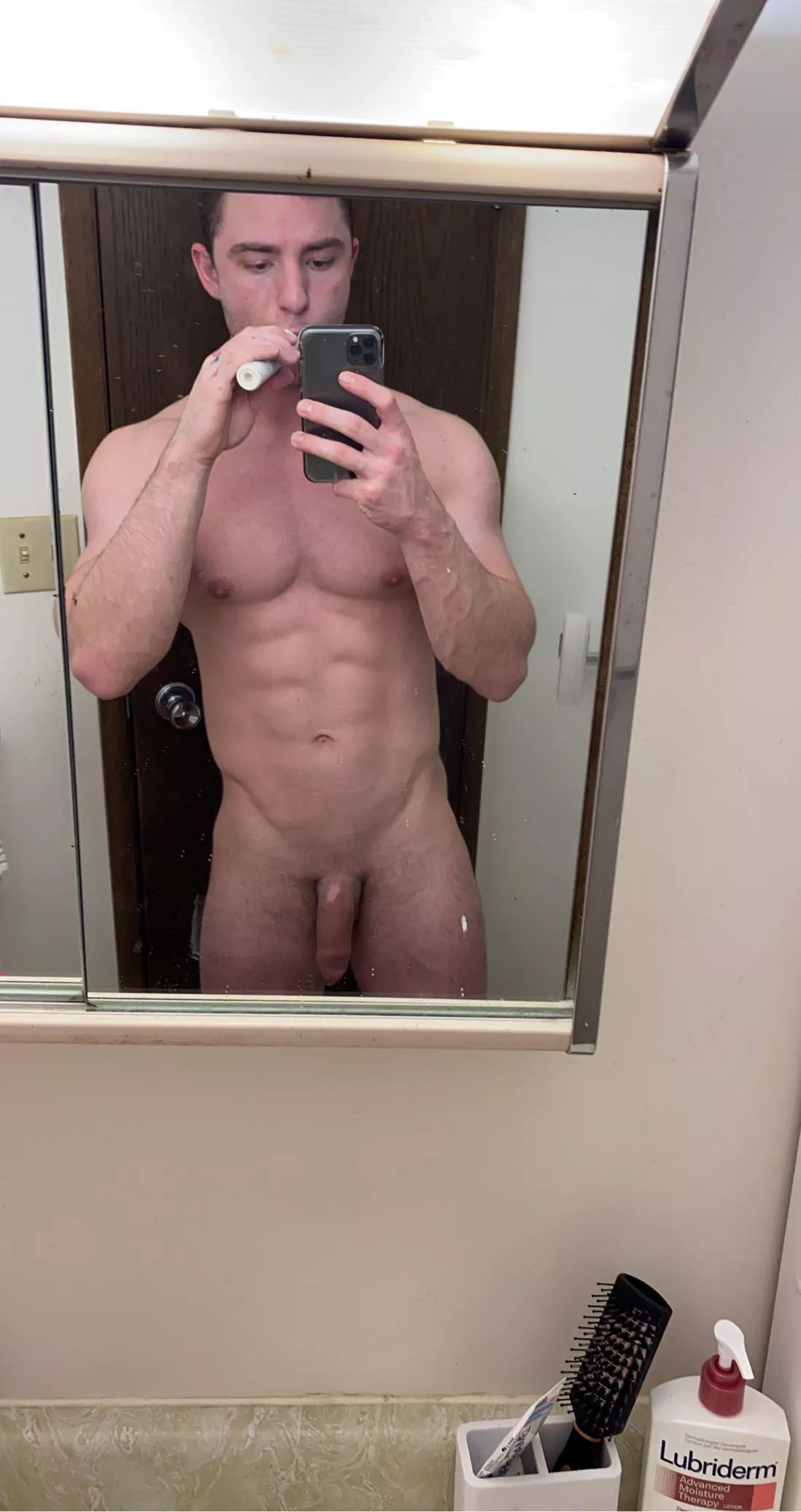 Give it a kiss posted by PaganBaby00