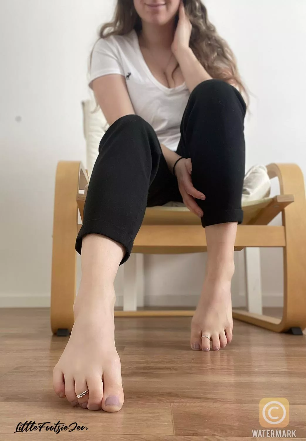 Give them a nice, wet kiss?💕 posted by LittleFootsieJen