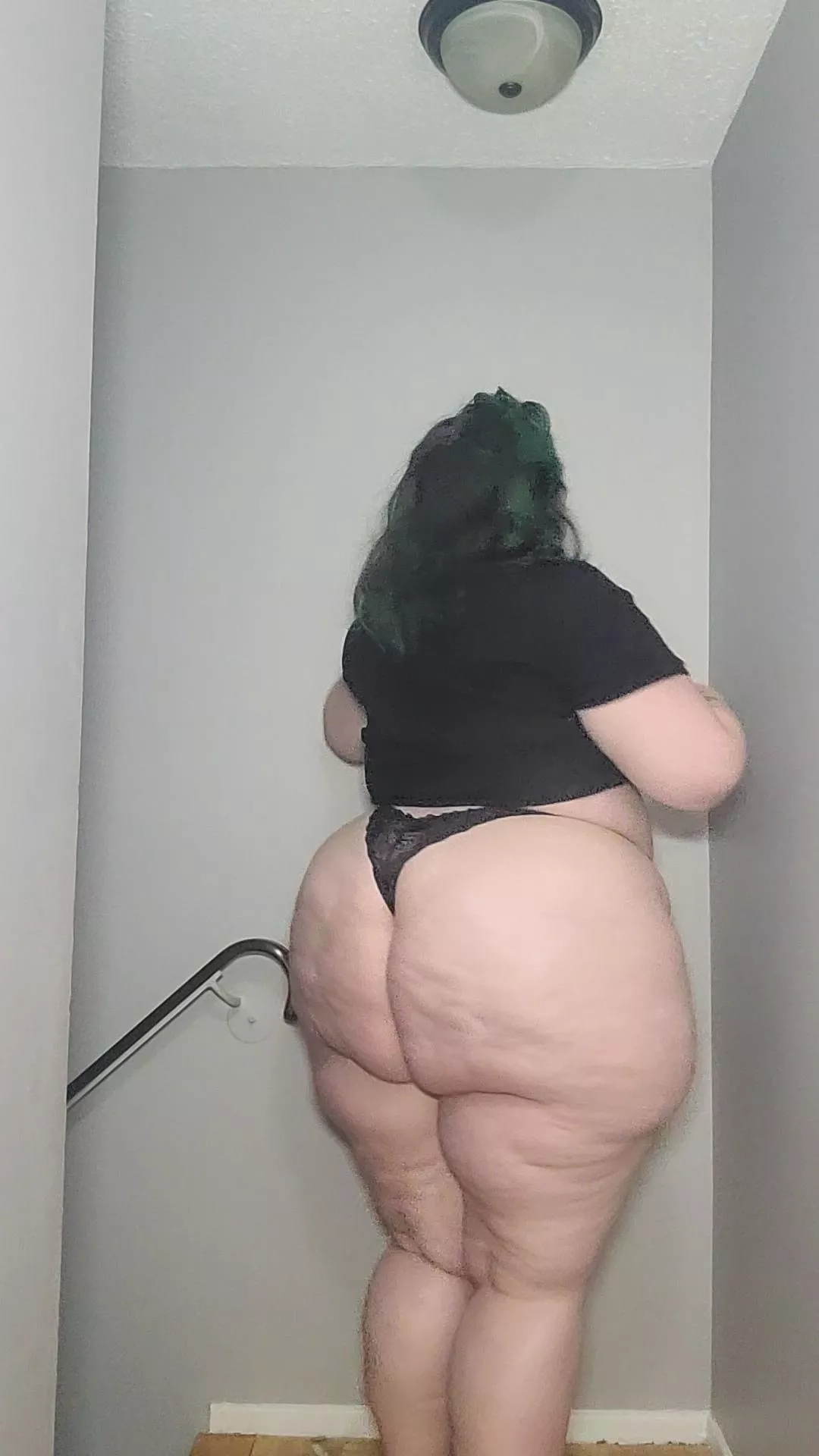 Give this booty a smack posted by CremeBrulegs