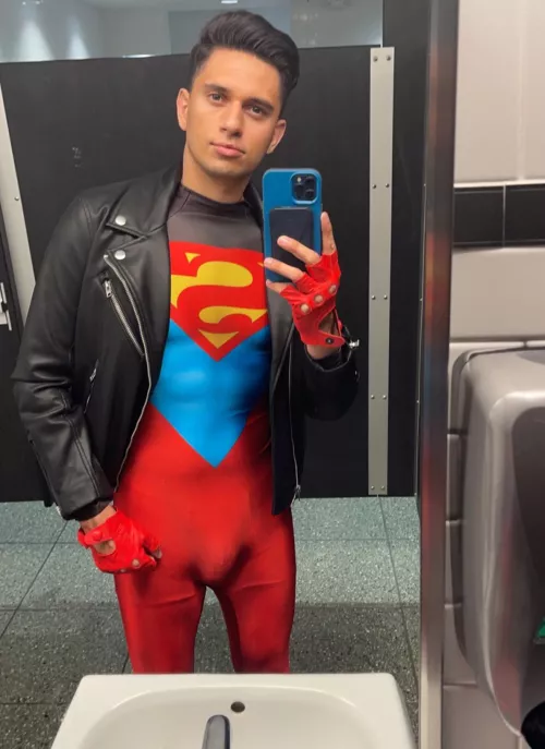 Giving latino 🇨🇴 Superboy. I sewed this costume myself! Should I make more? by Colombianonico
