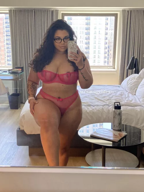 giving you curves to hang onto by savagelifexo