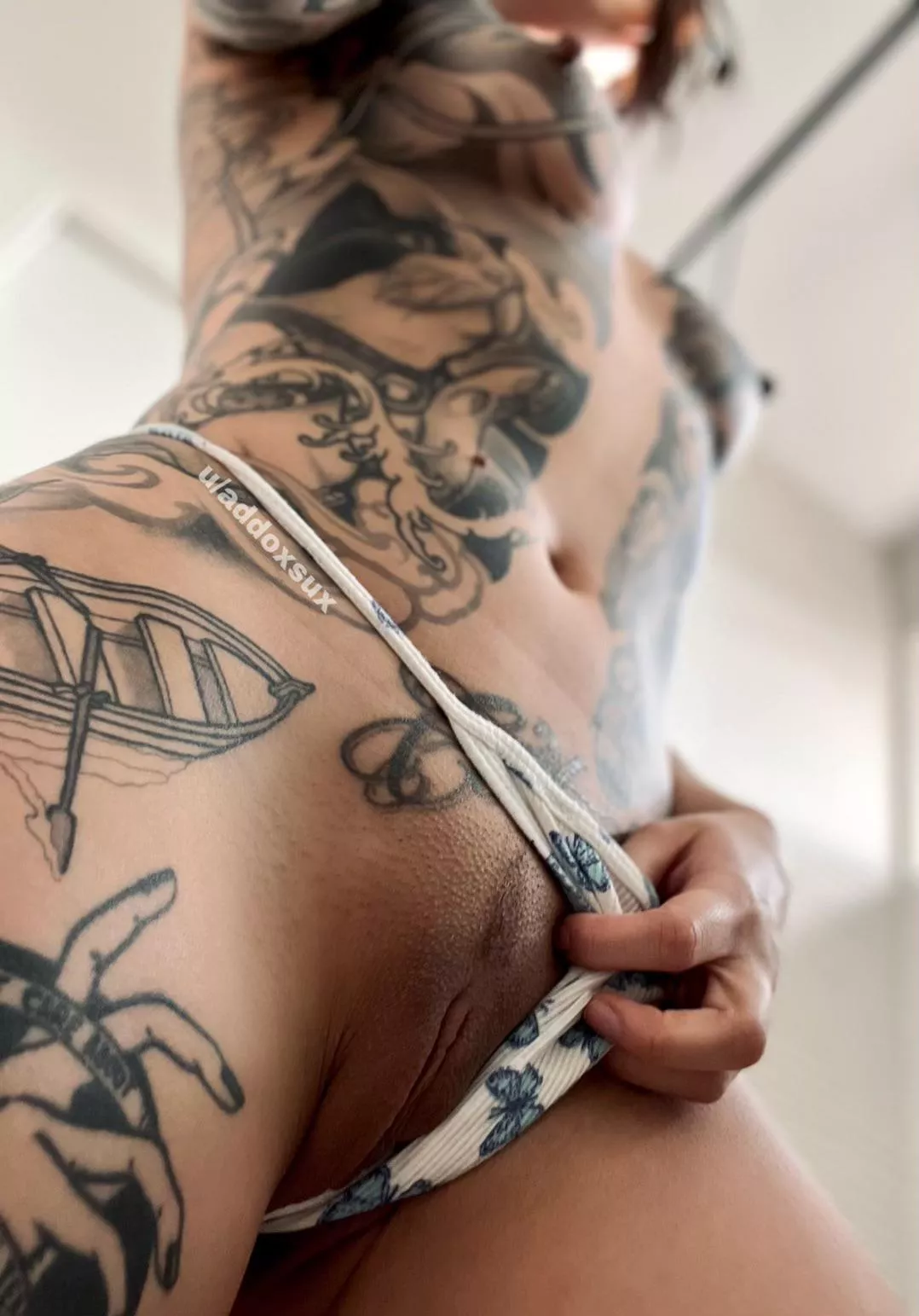 giving you the full view 🤤 posted by Addoxsux