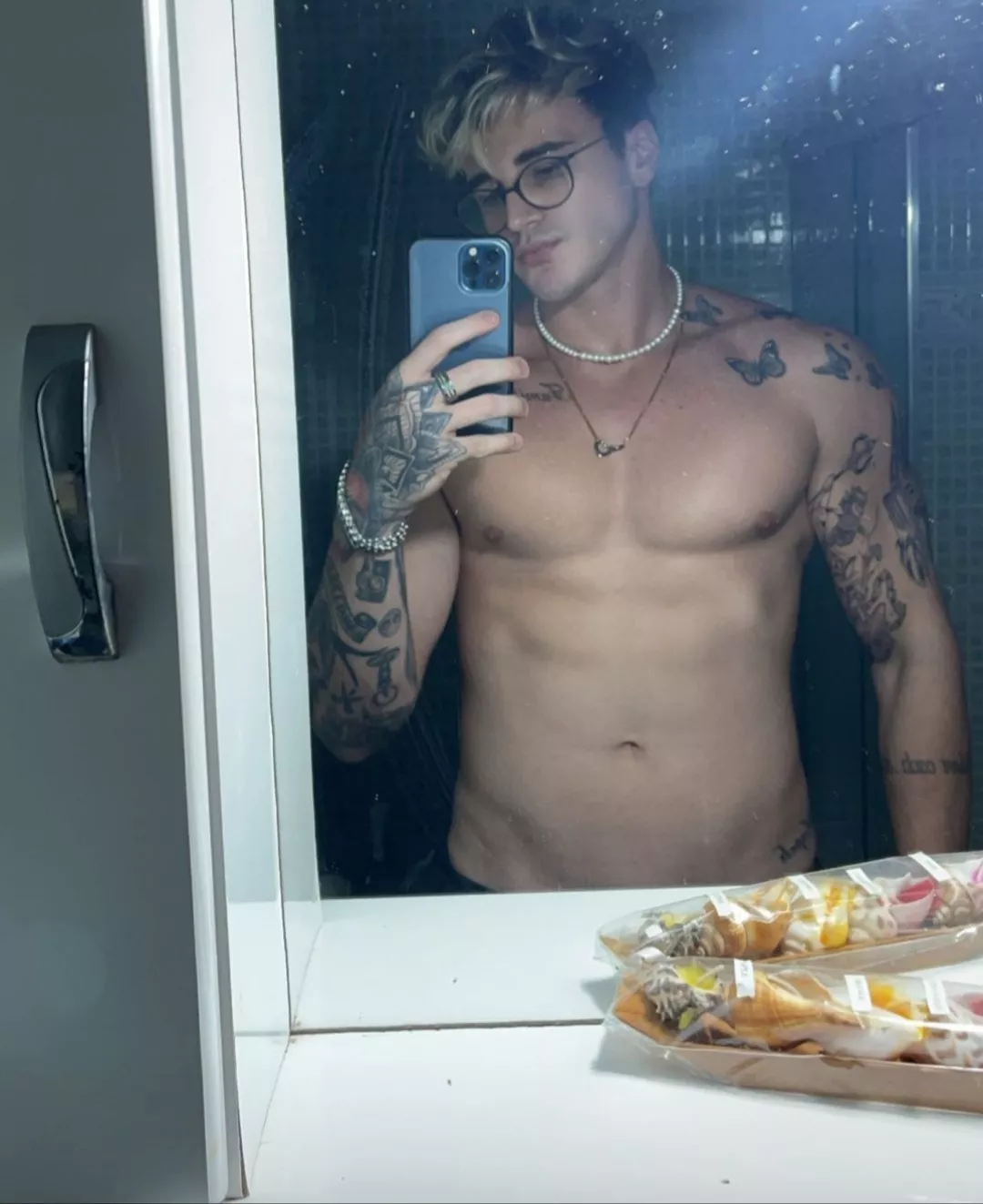 Glasses posted by bistomasto